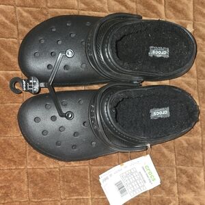 Crocs Classic Lined Clog (Kids J6 / Women’s 8 / Men’s 6)